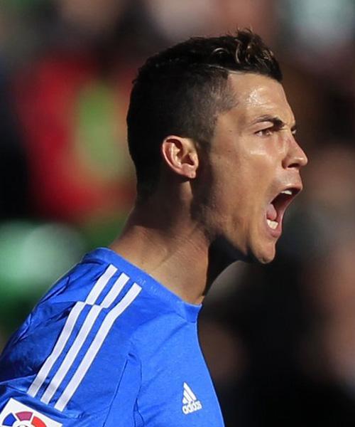 年轻选手逐 年轻选手逐