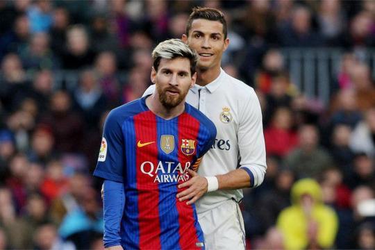 他在中场拿 他在中场拿