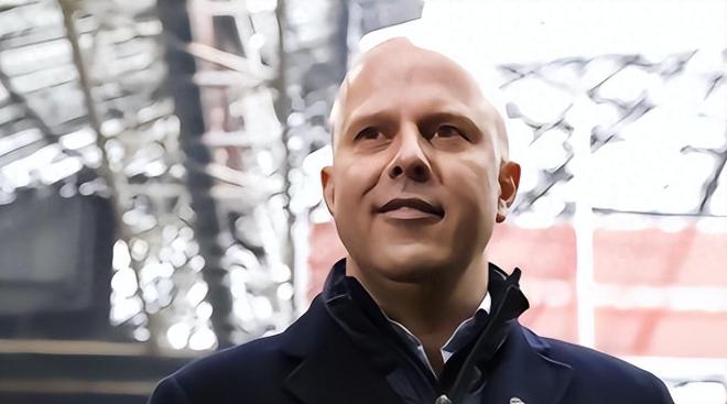 强大的发球 强大的发球